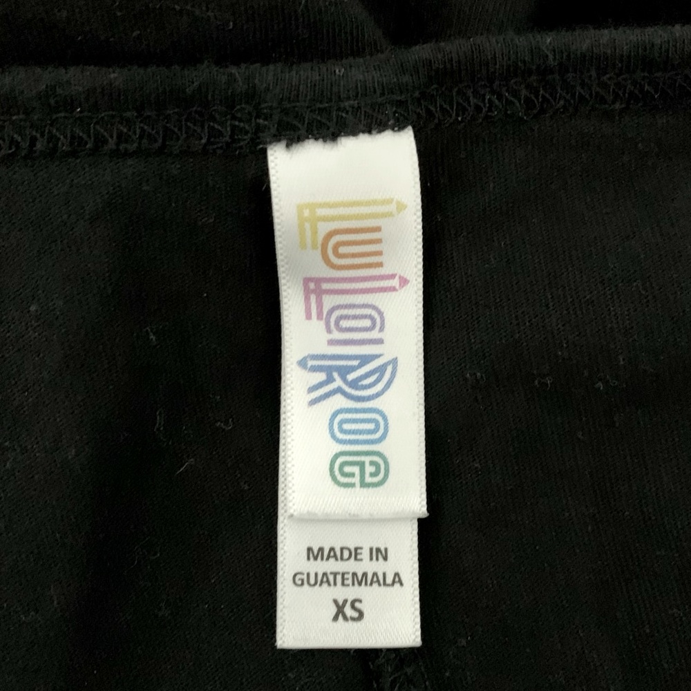 LuLaRoe Perfect-T Solid Black Tee - Picture 2 of 3